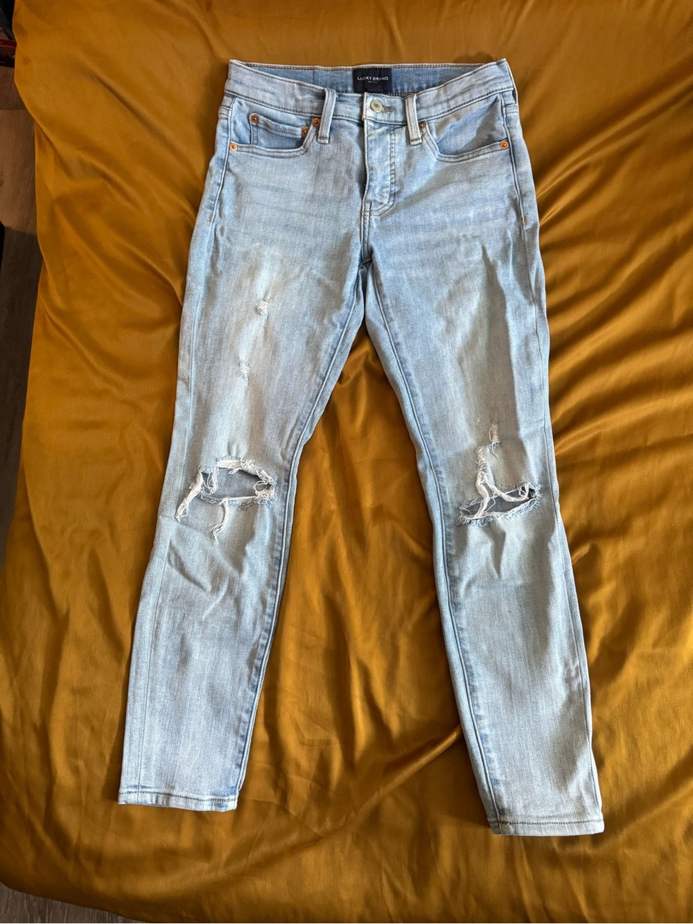 Lucky Brand Light Wash Ripped Skinny Jeans